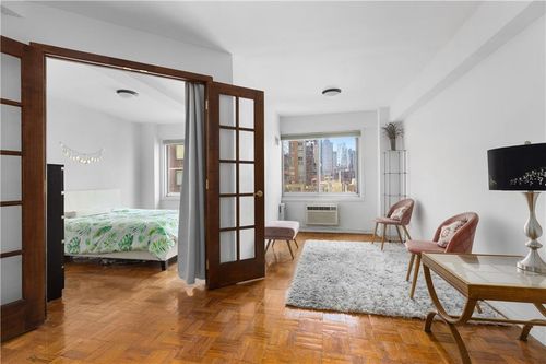 apt-9h-240 E 55th St, New York, NY, 10022-4021 | Card Image