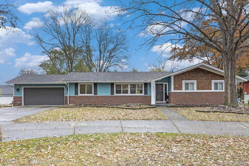 51376 Shelby Rd, Shelby Twp, MI, 48316-4055 | Card Image