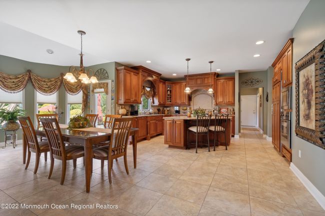 527 Apache Trl, House other with 5 bedrooms, 6 bathrooms and null parking in Morganville NJ | Image 8