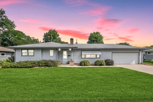 6712 South Ave, Middleton, WI, 53562-3255 | Card Image