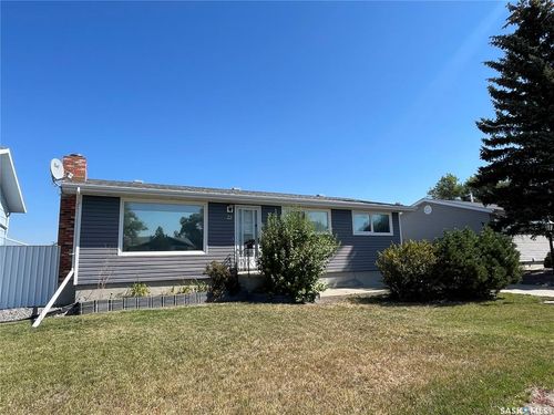 22 West Rd, Kindersley, SK, S0L1S1 | Card Image