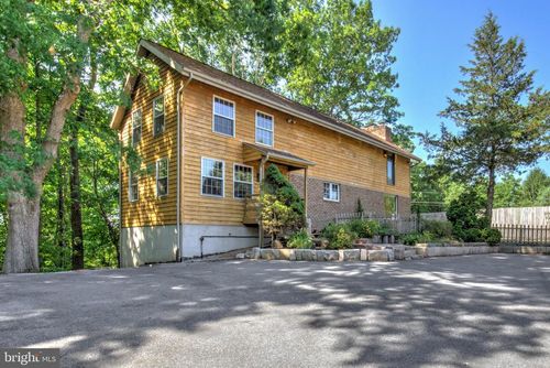 1175 S Meadow Ln, Palmyra, PA, 17078-8839 | Card Image