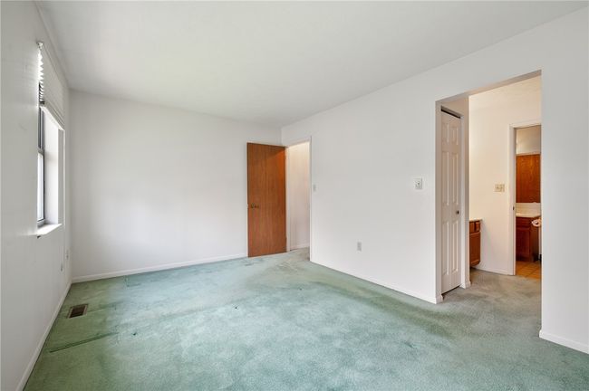 Bedroom with access to full bath | Image 15