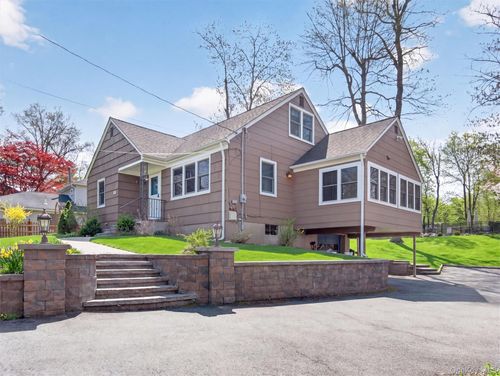 98 Greenbush Rd, Tappan, NY, 10983-2028 | Card Image