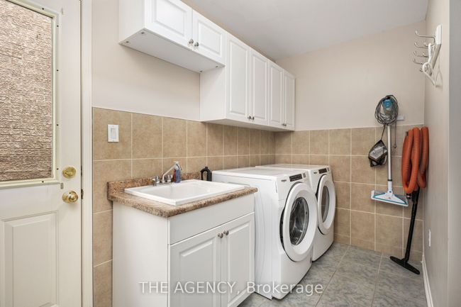 1 Applegrove Crt, House other with 6 bedrooms, 4 bathrooms and 4 parking in Brampton ON | Image 12