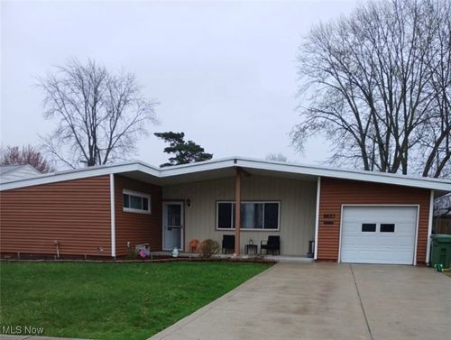 6653 Newbury Ln, Parma Heights, OH, 44130-3903 | Card Image