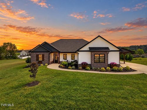 551 Pleasant Valley Rd, Jonesborough, TN, 37659-3934 | Card Image