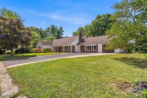 74 Country Club Rd, WILLINGBORO, NJ, 08046-3504 | Card Image