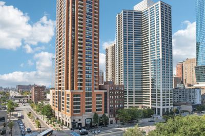 3005 - 1160 S Michigan Avenue, Condo with 2 bedrooms, 2 bathrooms and 1 parking in Chicago IL | Image 1