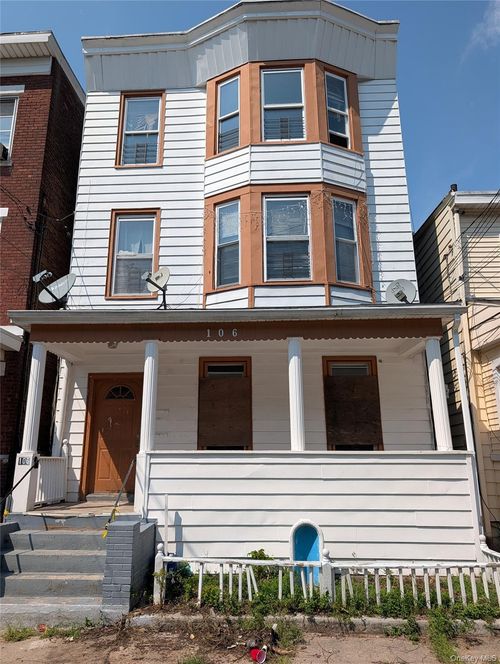106 Benkard Ave, Newburgh, NY, 12550-5804 | Card Image