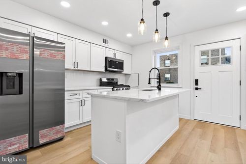 1230 W Susquehanna Ave, PHILADELPHIA, PA, 19122-1112 | Card Image