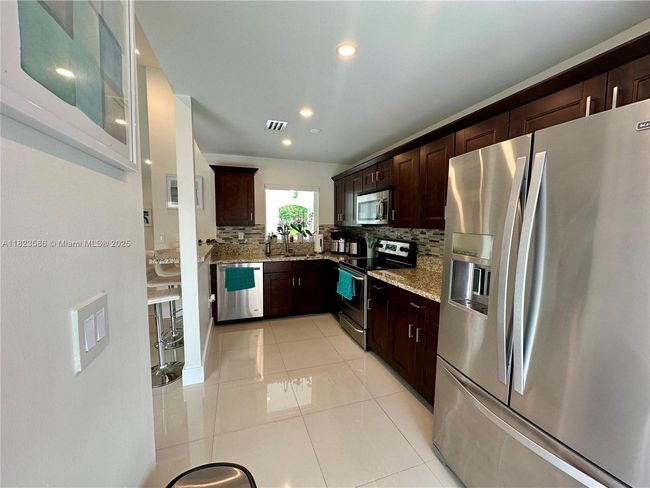 5020 Sw 154 Th Ave, House other with 4 bedrooms, 2 bathrooms and null parking in Miami FL | Image 7
