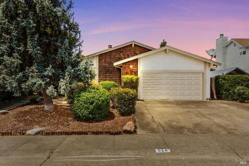 514 Woodlark Dr, Suisun City, CA, 94585-2242 | Card Image