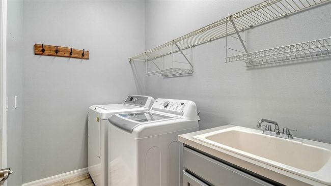 8019 Indigo Ridge Ter, House other with 3 bedrooms, 2 bathrooms and null parking in Bradenton FL | Image 30