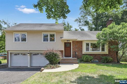 161 Jeffer Ct, Ridgewood, NJ, 07450-3501 | Card Image