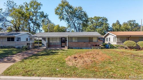 10115 Edgefield Dr, Saint Louis, MO, 63136-5619 | Card Image