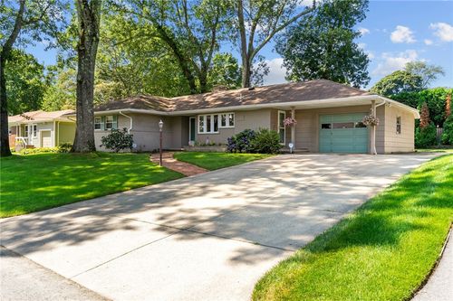 220 Deerfield Rd, Cranston, RI, 02920-6170 | Card Image