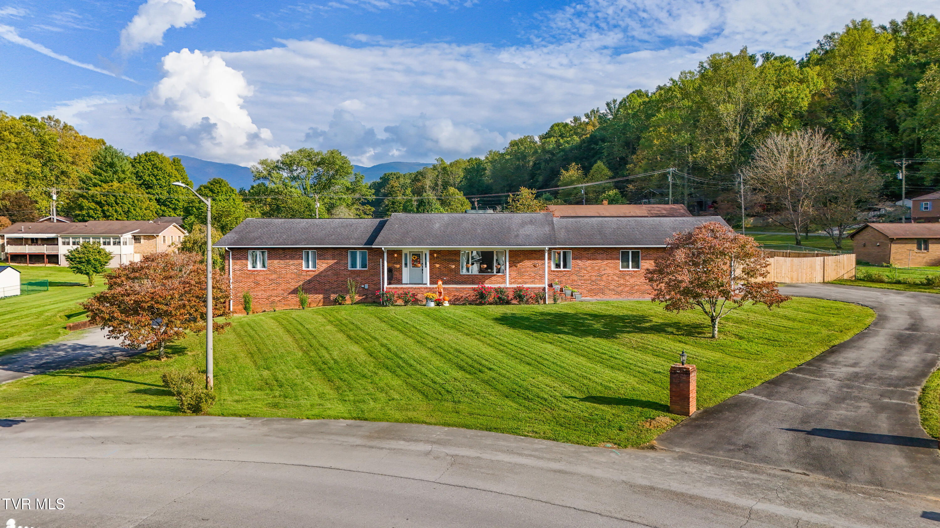 Old Stage Rd, Erwin, TN 37650
