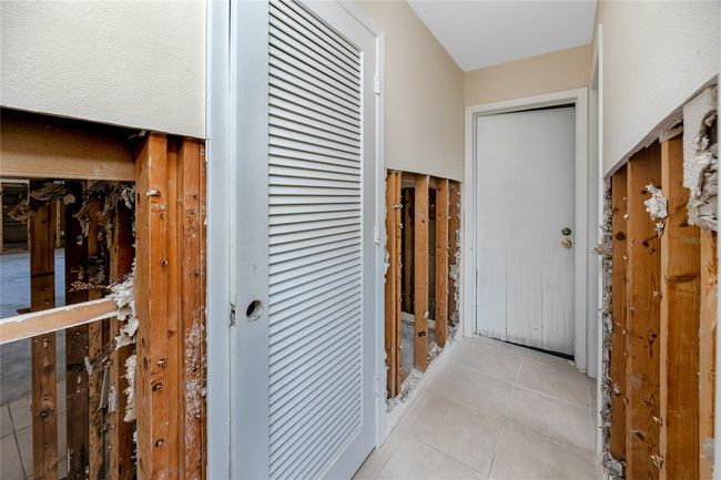 11465 7 Th St E, House other with 2 bedrooms, 2 bathrooms and null parking in Treasure Island FL | Image 33