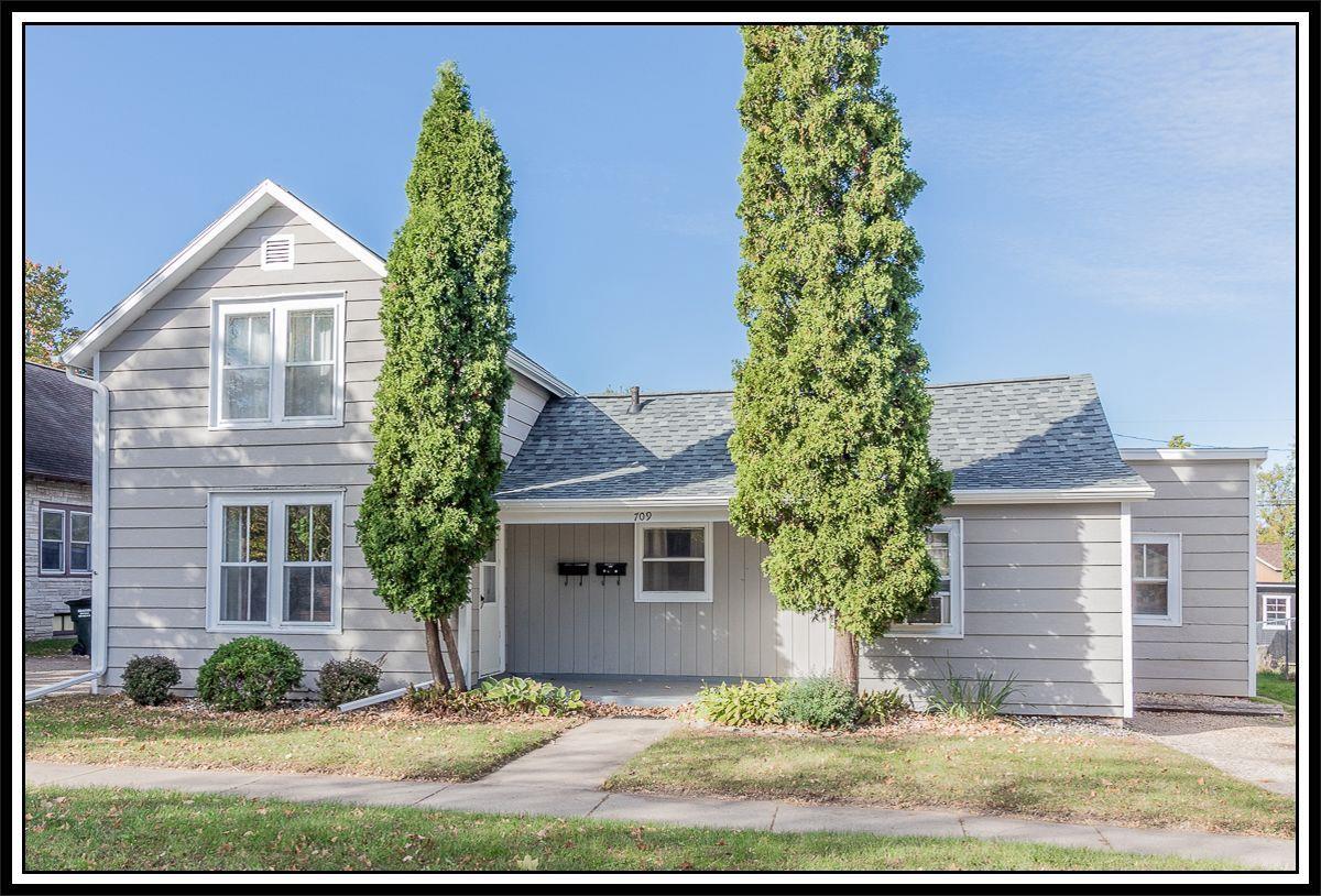 Pearl St, New London, WI 54961