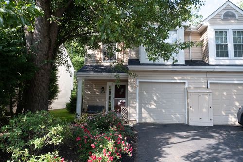 255 Commons Dr, Oakmont, PA, 15139-1190 | Card Image