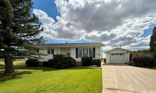 954 Larson Cres, Eston, SK, S0L1A0 | Card Image