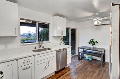 76 Buena Vis, Benicia, CA, 94510 | Card Image