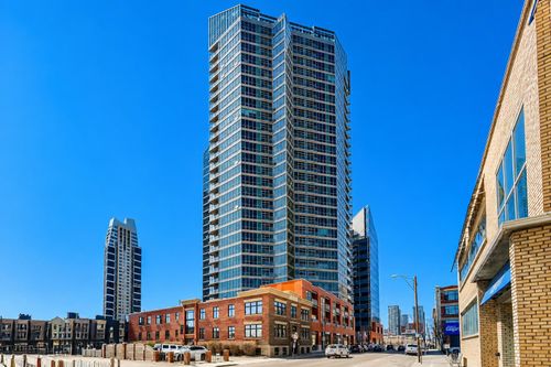 2203-225 11 Ave Se, Calgary, AB, T2G0G3 | Card Image