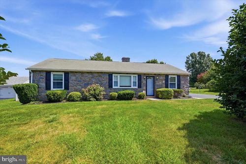 1813 Clinton Rd, NORRISTOWN, PA, 19403-2705 | Card Image