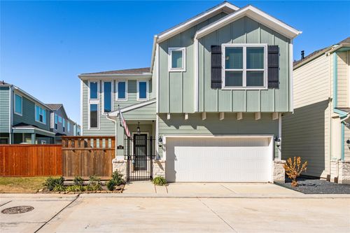 719 Sandy Bay Ln, Kemah, TX, 77565-4409 | Card Image