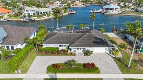 335 Nassau Court, Marco Island, FL, 34145 | Card Image