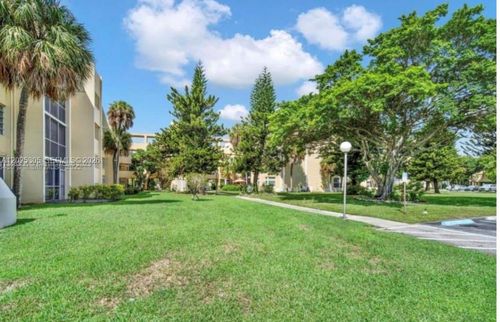 102-942 Ne 199th St, Miami, FL, 33179-3056 | Card Image