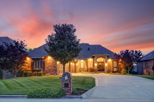 2822 E Woodford St, Springfield, MO, 65804-7545 | Card Image