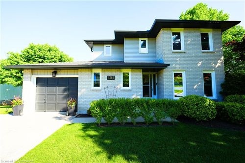 204 Quinte Crt, Kitchener, ON, N2A3K2 | Card Image
