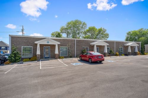 556 N Chancery St, McMinnville, TN, 37110-2052 | Card Image