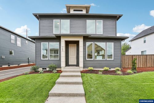 762 Magnolia Ave, Woodburn, OR, 97071-7768 | Card Image