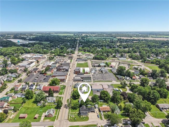 213 N Broadway St, House other with 3 bedrooms, 2 bathrooms and null parking in Blanchester OH | Image 27