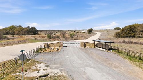 300 Willow Oak Dr, Goldthwaite, TX, 76844-2143 | Card Image