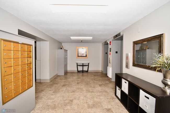 Lobby | Image 31