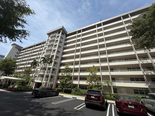602-605 Oaks Dr, Pompano Beach, FL, 33069-3716 | Card Image