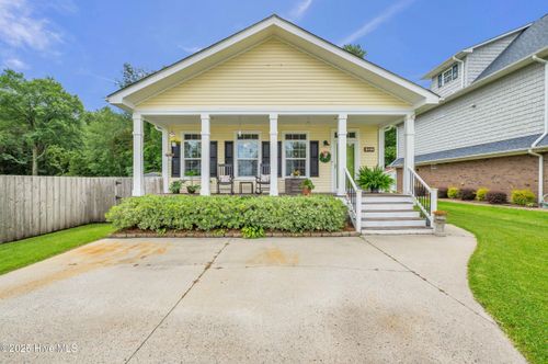 2498 Waccamaw Shores Rd, Lake Waccamaw, NC, 28450-9434 | Card Image