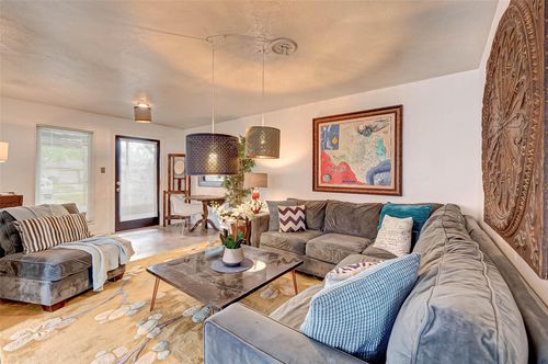 6018 Berendo Street, Houston, TX, 77092 | Card Image