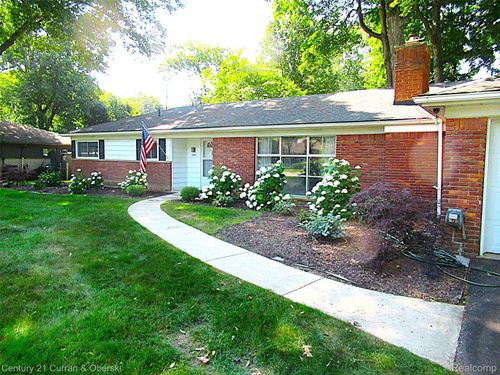 34005 Alta Loma Dr, Farmington, MI, 48335-4109 | Card Image