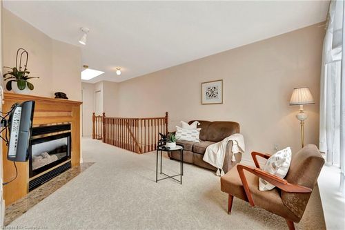 5-175 Fiddlers Green Rd, Ancaster, ON, L9G4X7 | Card Image