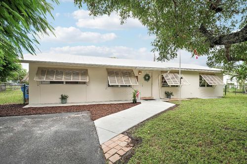 1082 Pineway Drive, Haverhill, FL, 33417 | Card Image