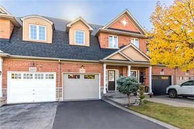 2423 Shadow Crt, Townhouse with 3 bedrooms, 3 bathrooms and 2 parking in Oakville ON | Image 1