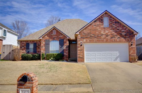 11407 S Locust Ave, Jenks, OK, 74037-2160 | Card Image