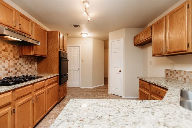 11929 Bittern Holw, House other with 3 bedrooms, 2 bathrooms and 2 parking in Austin TX | Image 10