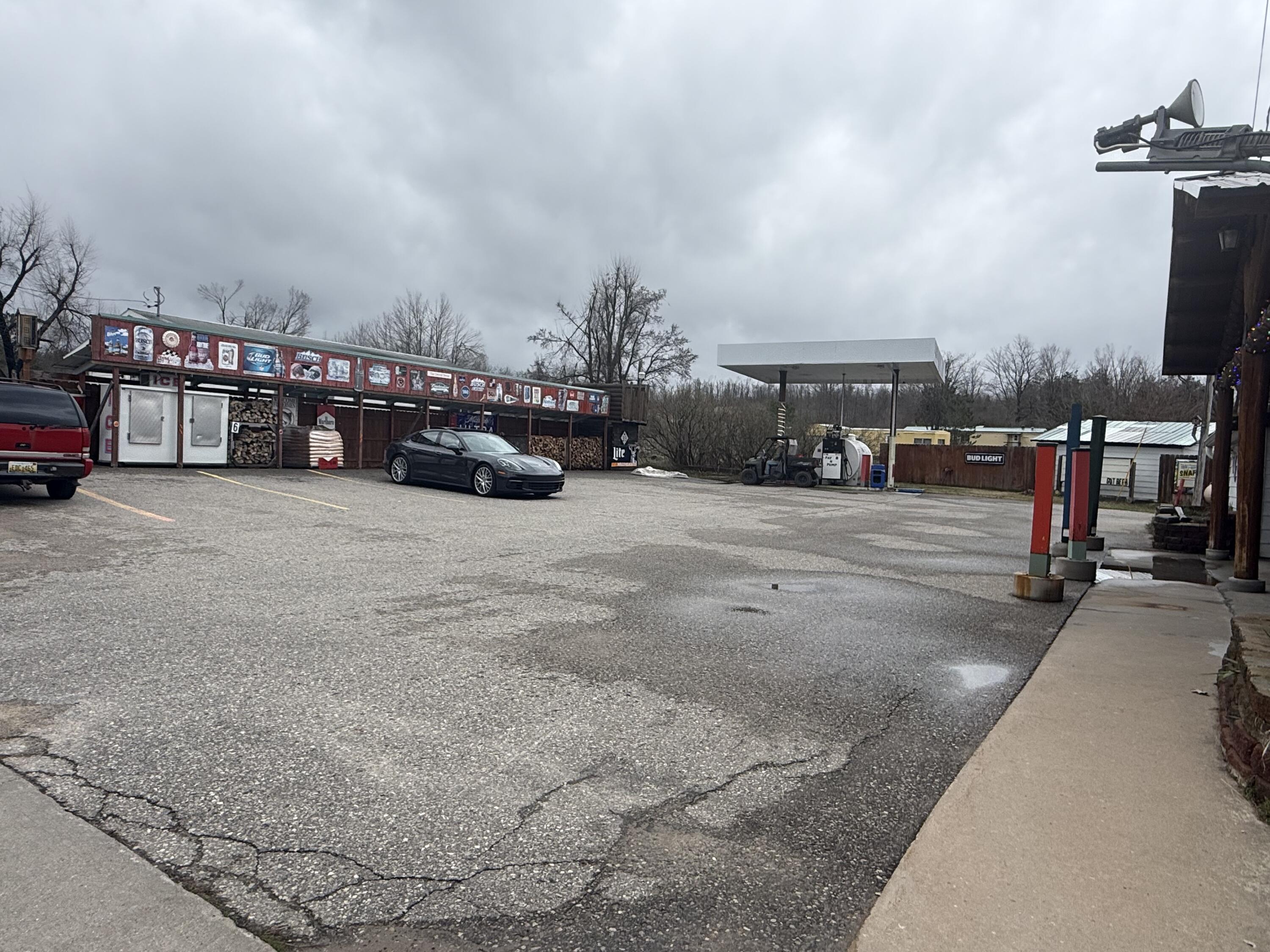 Commercial Sale in Comins 3