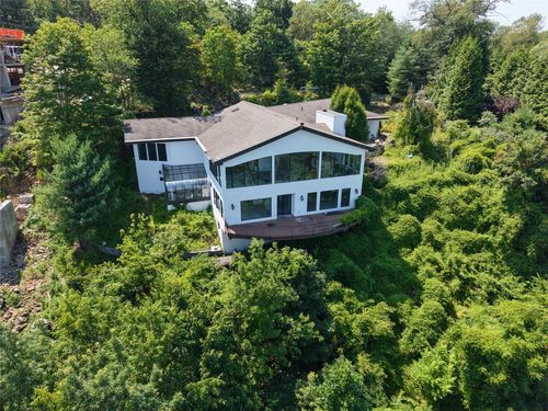 9 Tweed Blvd, Nyack, NY, 10960-4909 | Card Image